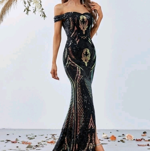 Black Plants Pattern Sequined Split Maxi Gown - Picture 5 of 10